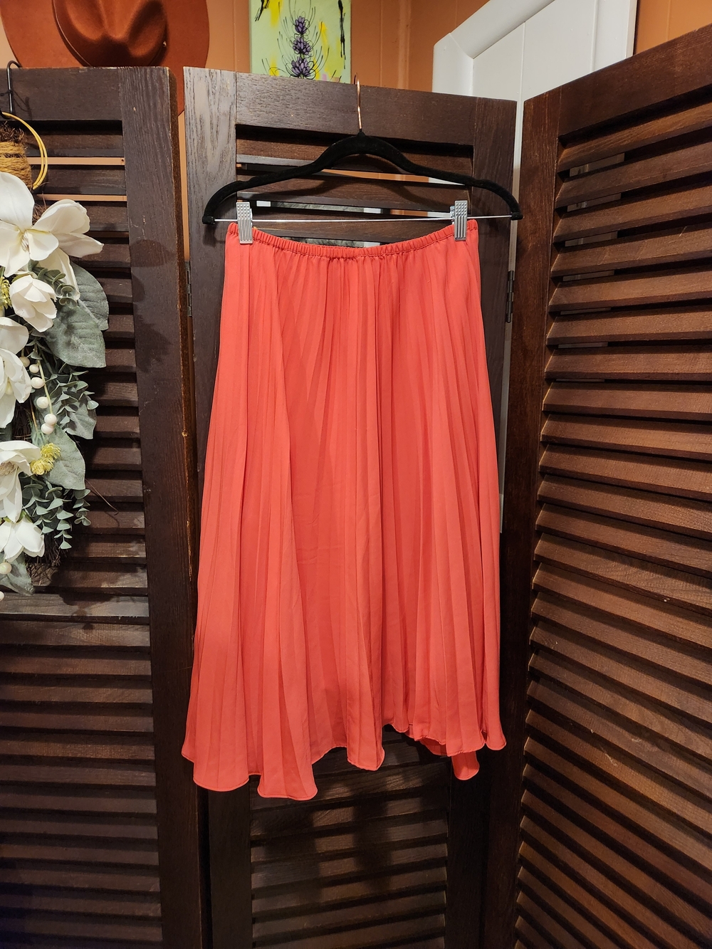 cupcakes & cashmere Coral Pleated Full Midi Skirt